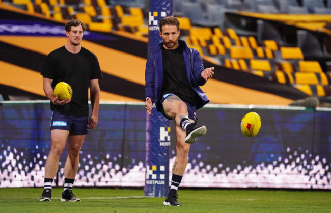 afl-cats-hawks