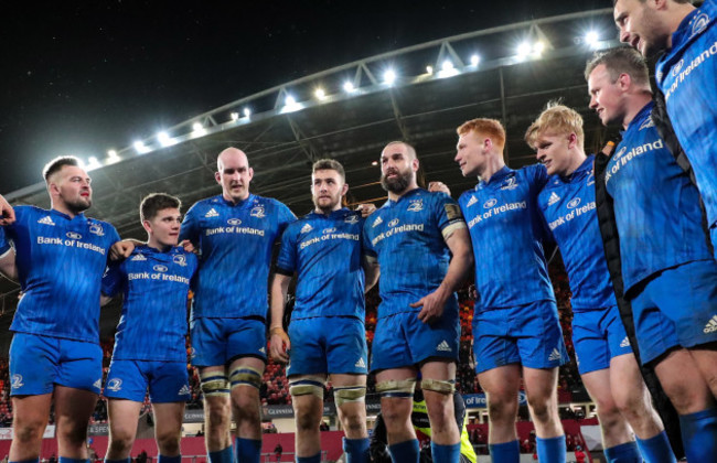 leinsters-scott-fardy-talks-in-the-leinster-team-huddle