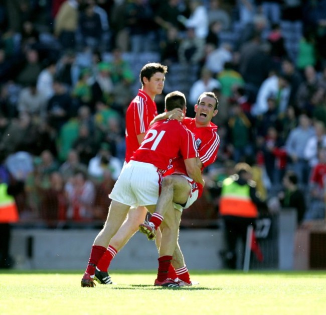 kieran-oconnor-jumps-into-the-arms-of-eoin-cadogan-at-the-final-whistle