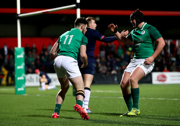 andrew-smith-celebrates-his-try-with-tom-stewart