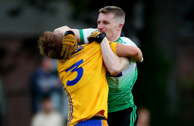 jonny-cooper-tangles-with-harry-ladd