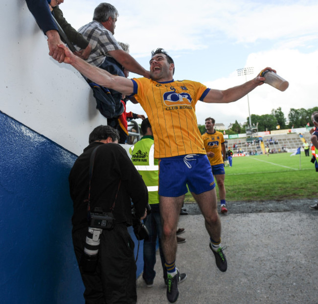 ian-kilbride-celebrates-with-supporters-after-the-game
