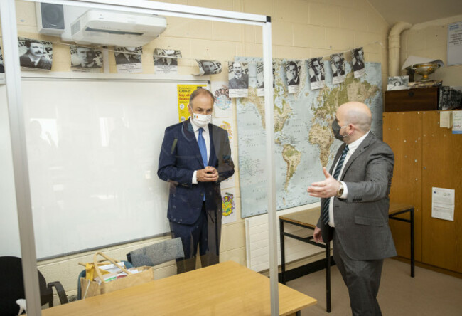 NO FEE TAOISEACH VISIT CORK SCHOOL JB7