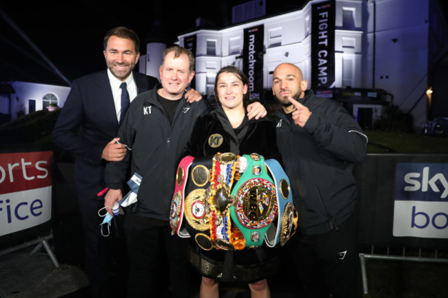 katie-taylor-celebrates-winning-with-eddie-hearn-and-her-team