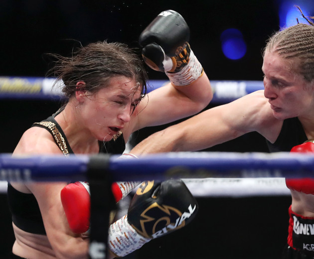 katie-taylor-in-action-against-delfine-persoon