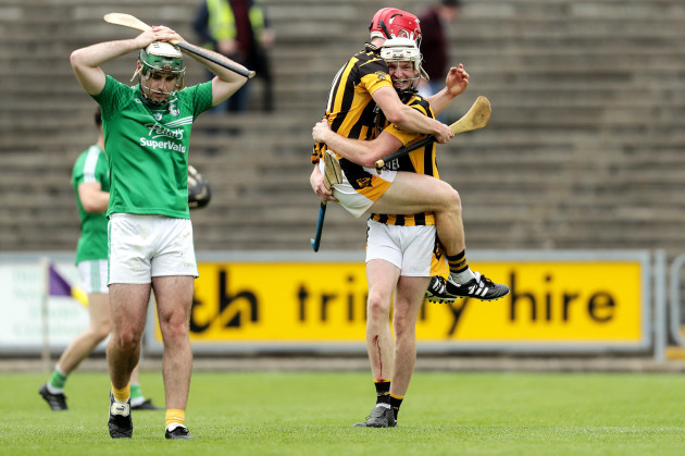 sean-keane-carroll-celebrates-at-the-final-whistle-with-ross-banville