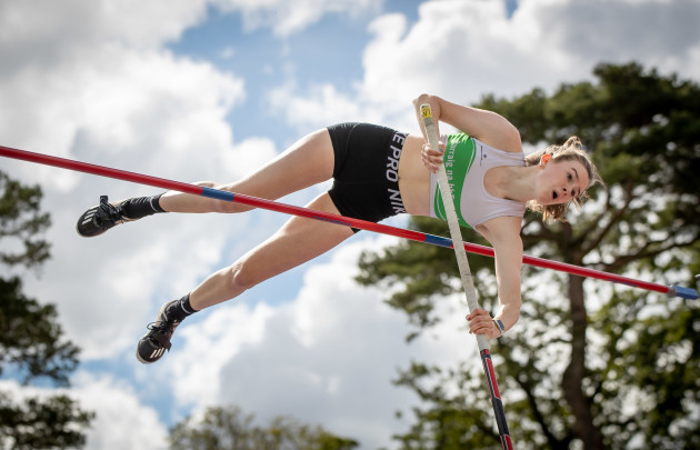 orla-coffey-competing-in-the-womens-pole-vault