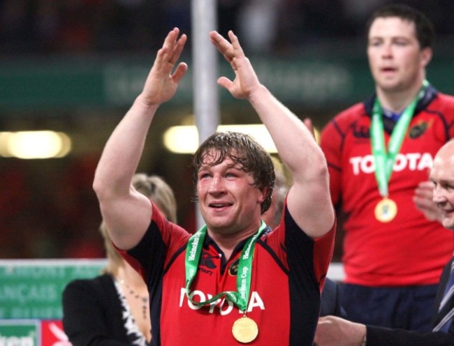 jerry-flannery-gets-his-heineken-cup-medal