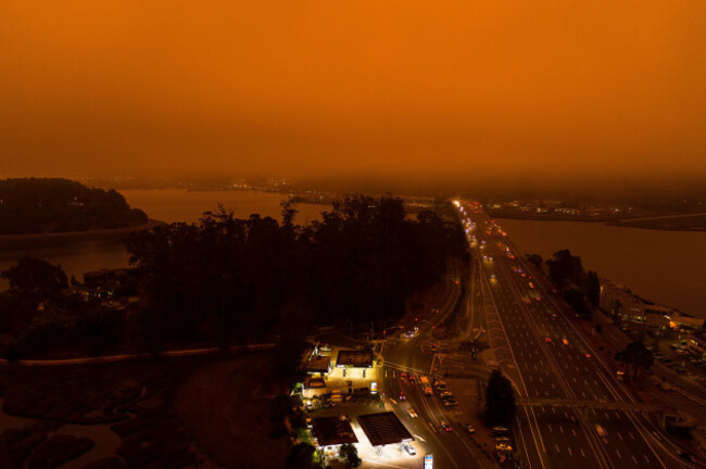 ca-orange-fog-shrouds-bay-area