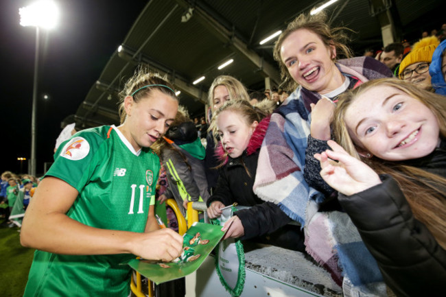 katie-mccabe-signs-autographs-after-the-game