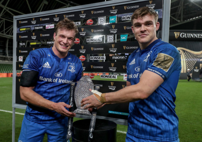 garry-ringrose-presents-josh-van-der-flier-with-the-guinness-pro14-player-of-the-match-award