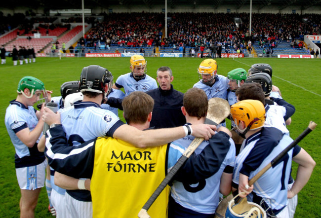 sean-stack-speaks-to-his-team-before-the-game