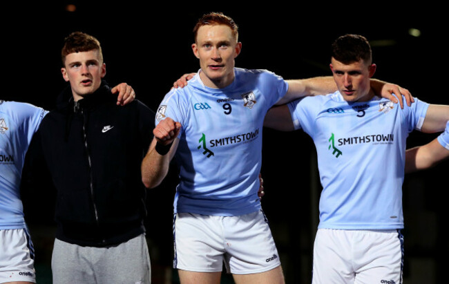 william-odonoghue-speaks-to-his-team-after-the-game