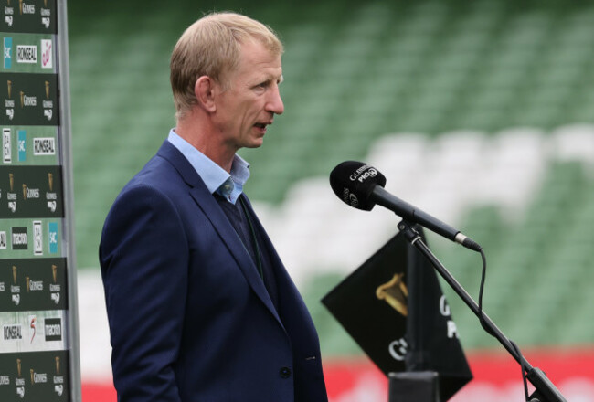 leo-cullen-being-interviewed-before-the-match