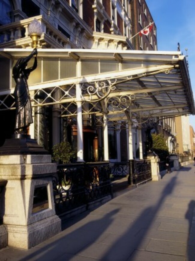 shelbourne-hotel-st-stephens-green-dublin-co-dublin-ireland-hotel-exterior-310x415