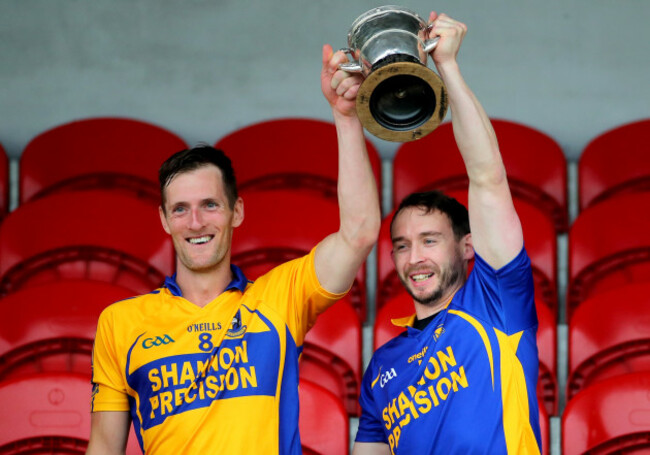 shane-golden-and-goalkeeper-derek-fahy-lift-the-trophy