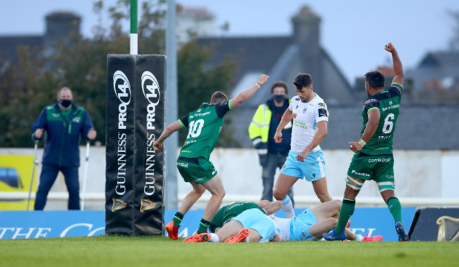 jack-carty-and-jarrad-butler-celebrate-as-quinn-roux-scores-a-try