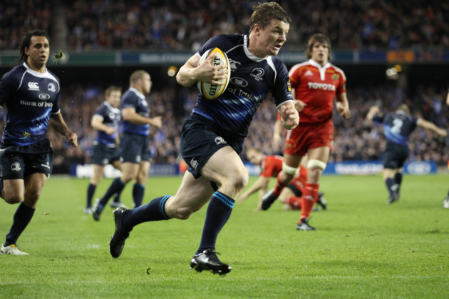 brian-odriscoll-goes-in-to-score-a-try