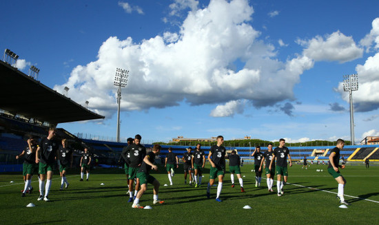 the-ireland-team-warm-up-ahead-of-the-game