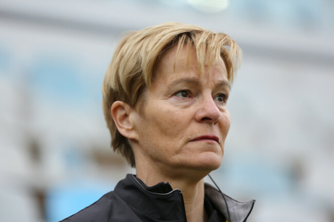 vera-pauw-during-the-national-anthem