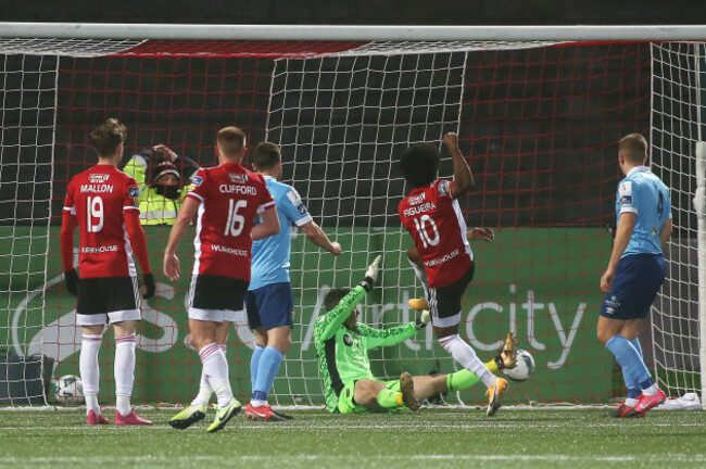 walter-figueira-scores-their-second-goal