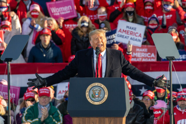 wi-donald-trump-campaigns-in-green-bay