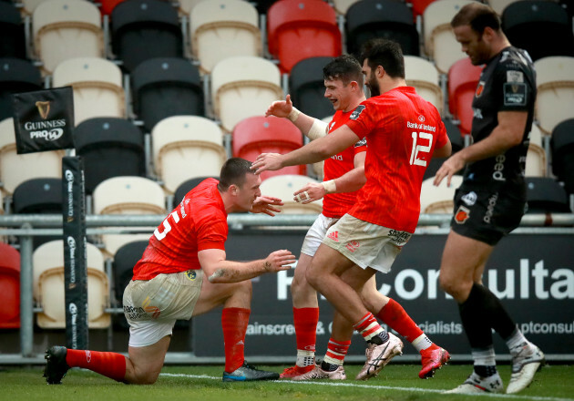 matt-gallagher-celebrates-scoring-a-try-with-damian-de-allende