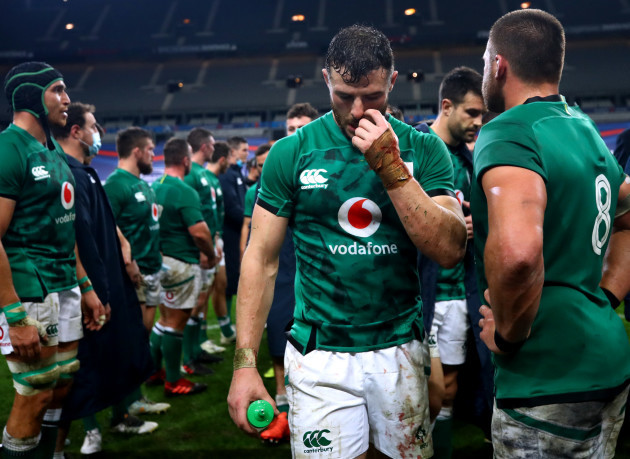 robbie-henshaw-dejected-after-the-game