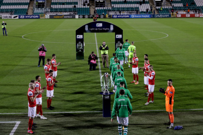 the-pats-team-give-2020-champions-shamrock-rovers-a-guard-of-honour