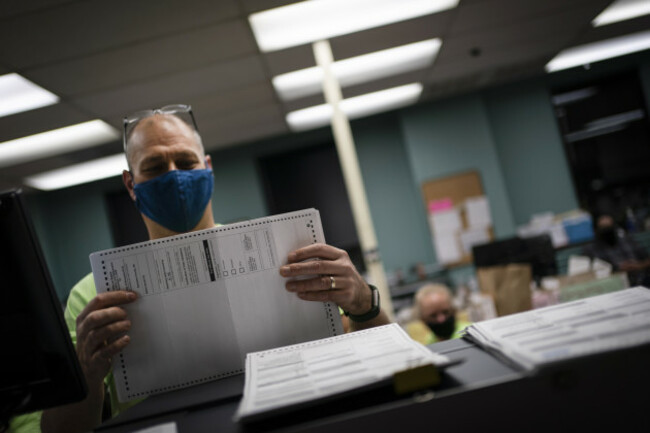 us-election-2020-wisconsin-voting