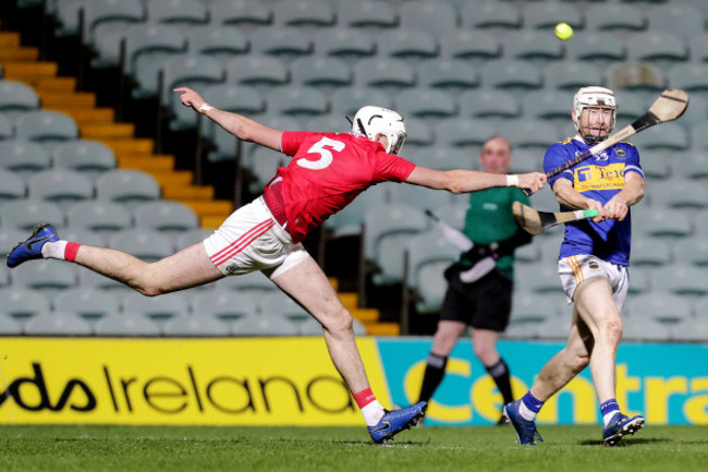 paul-flynn-scores-a-point-despite-tim-omahony