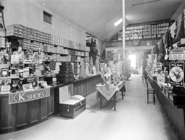 17. vtls000593857 - Messrs Haddon and Co. (Drapers), interior of shop.