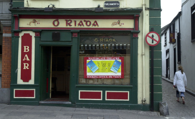 kilkenny-city-scenes-bars-pubs