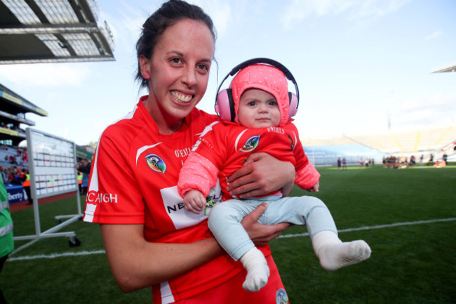 orla-cotter-with-her-niece-fia-otuama