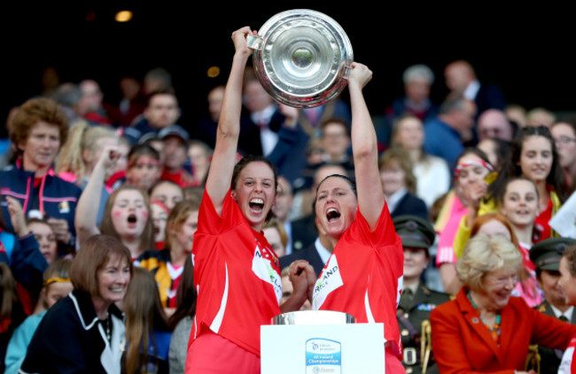 orla-cotter-and-gemma-oconnor-celebrates-with-the-oduffy-cup