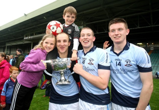 damien-quigley-with-his-children-emma-and-colm-celebrate-with-shane-dowling-and-kevin-downes