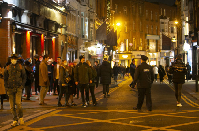 1 GARDAI FORCED TO CLOSE DUBLIN STREETS