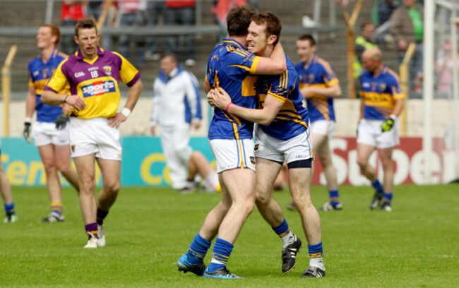 peter-acheson-and-brian-mulvihill-celebrates-at-the-final-whistle