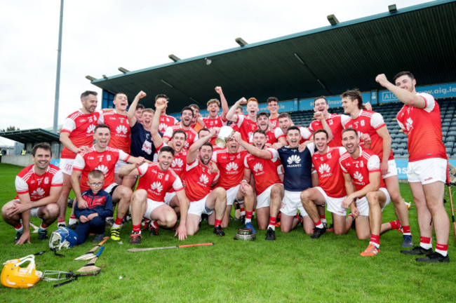 cuala-players-celebrate-with-the-trophy