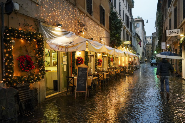 Italy Bans Travel Between Towns Over Christmas In Bid To Stop 'third ...