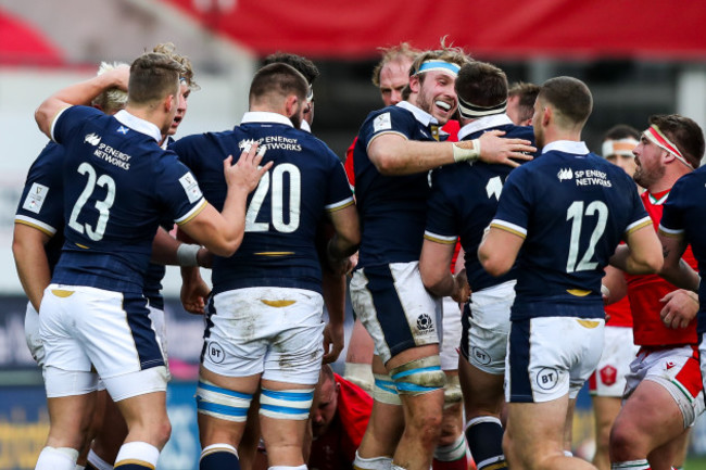 jonny-gray-celebrates-winning-a-penalty-at-the-scrum