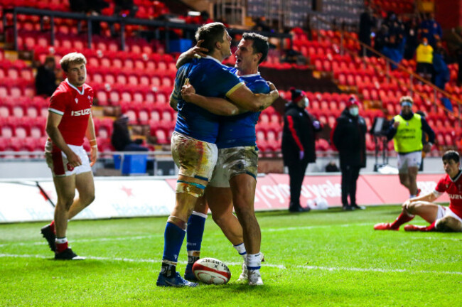 johan-meyer-celebrates-with-marco-zanon-after-scoring-a-try