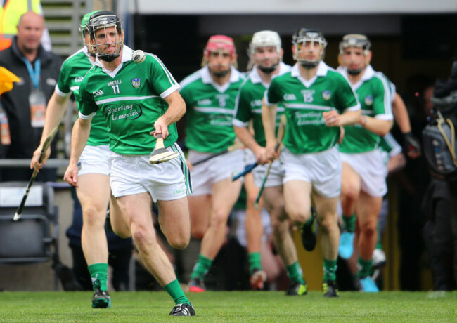 donal-ogrady-leads-out-the-team