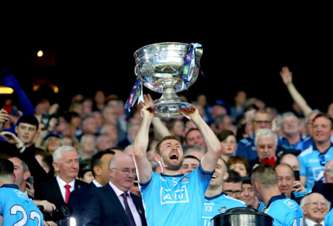 jack-mccaffrey-lifts-the-sam-maguire