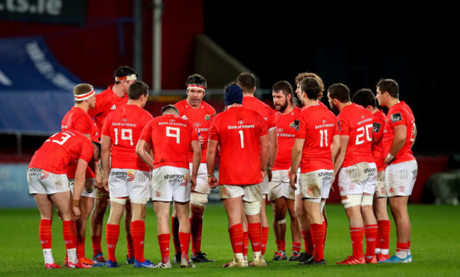 billy-holland-speaks-to-his-teammates