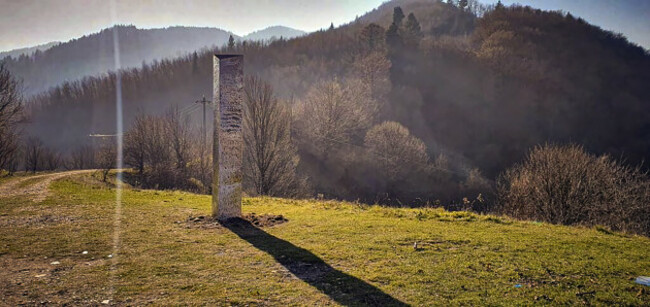 romania-us-metal-monolith