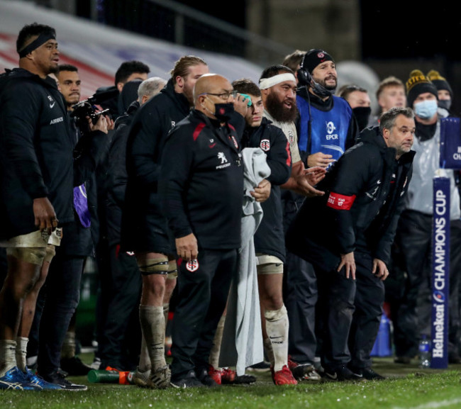 antoine-dupont-with-charlie-faumuina-and-ugo-mola-in-the-final-moments-of-the-game