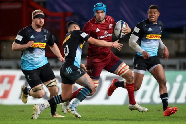 tadhg-beirne-is-tackled-by-marcus-smith