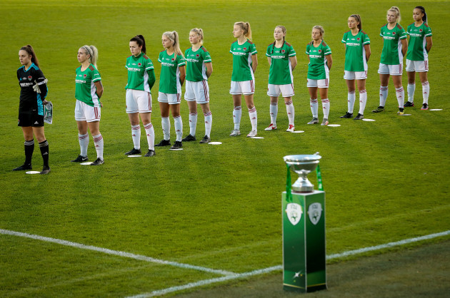 the-peamount-united-team-stand-for-the-national-anthem