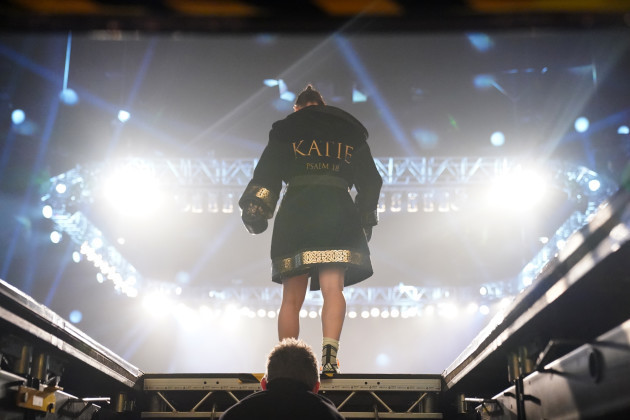 katie-taylor-makes-her-way-to-the-ring-before-the-bout